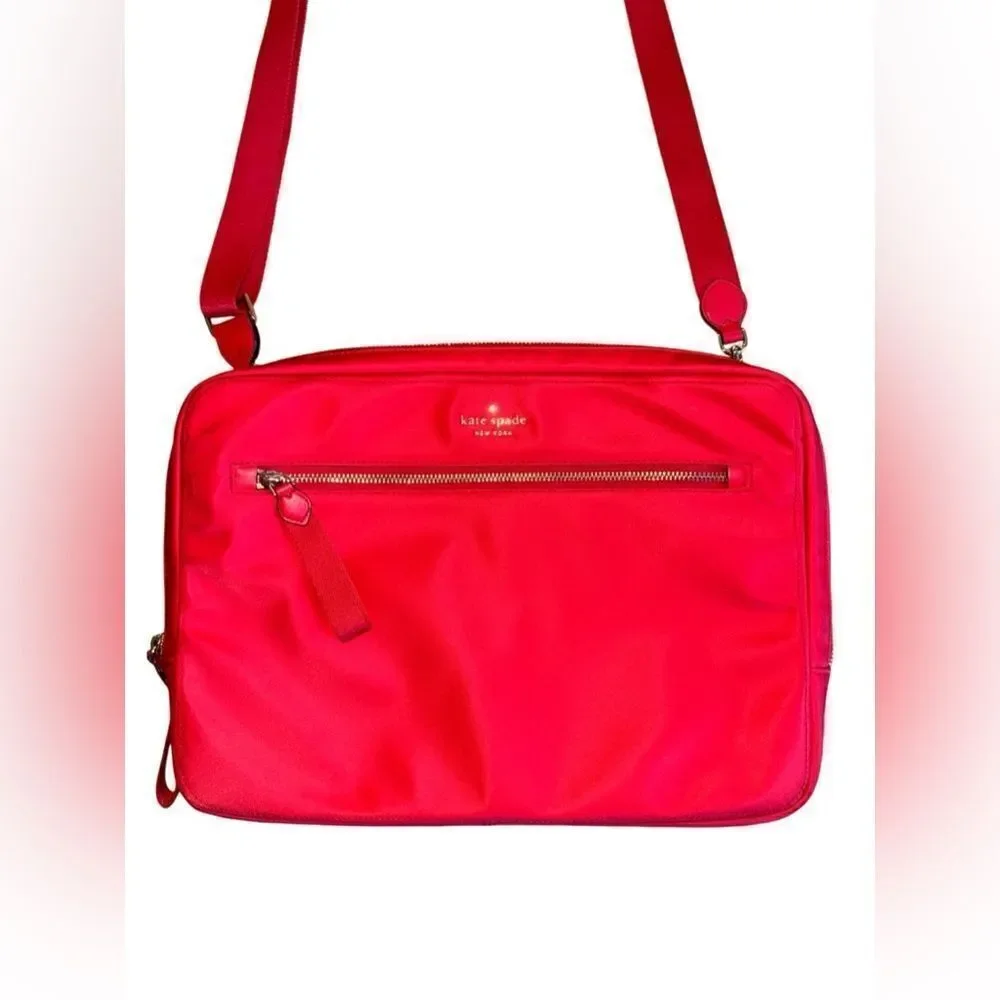 Kate Spade NY Chelsea Nylon Laptop Sleeve Crossbody Bag With Strap in Red & Gold